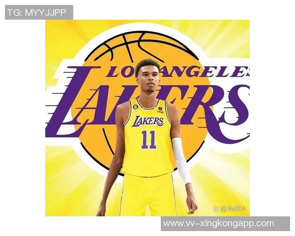 浓眉在训练营增重13斤展现更强壮体态引发球迷热议