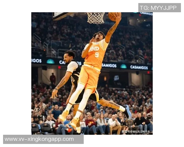 骑士第三节强势反弹单节狂砍37分追平尼克斯米切尔独得21分展现绝佳状态