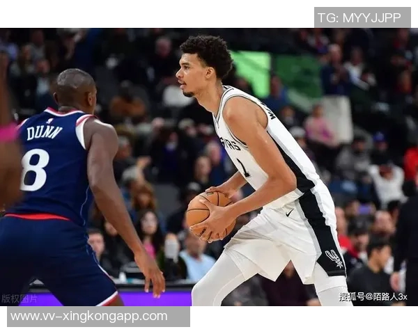 东契奇对决文班亚马保持全胜战绩五场零失利展现绝对优势