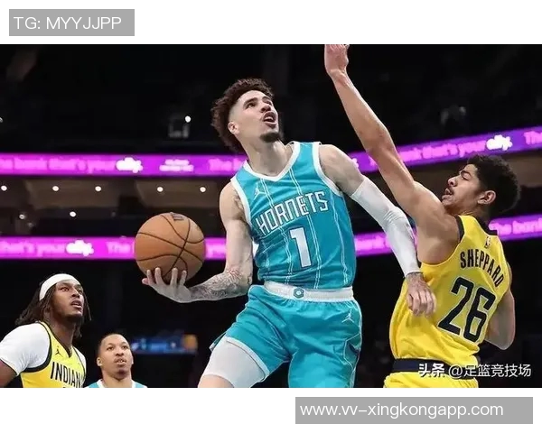 鲍尔半场状态低迷三分球三投零中仅得四分三篮板五助攻一抢断